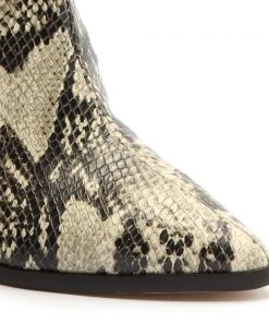 CO Essentials Analeah Boot