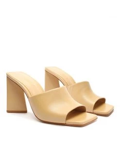 Resort 22 Lizah Leather Sandal