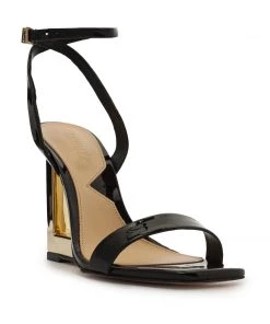 Pre Fall 22 Filipa Patent Leather Sandal New In