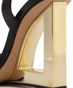 Pre Fall 22 Filipa Patent Leather Sandal New In