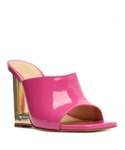 Pre Fall 22 New In Divana Patent Sandal