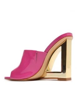 Pre Fall 22 New In Divana Patent Sandal