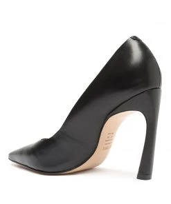 Pre Fall 22 Lou Curve Leather Pump New In