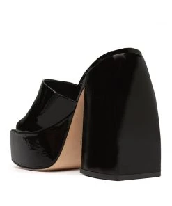 Pre Fall 22 New In Aretha Patent Sandal