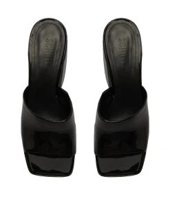 Pre Fall 22 New In Aretha Patent Sandal